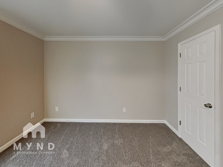 Building Photo - 5210 Laurel Bridge Dr SE
