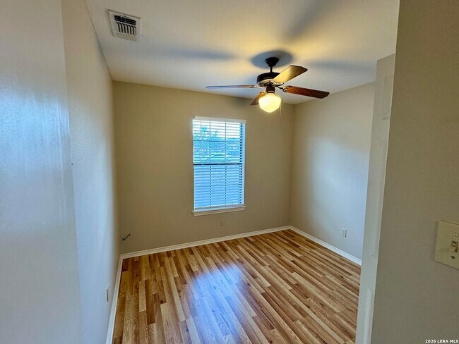 Building Photo - 263 Lohmann St