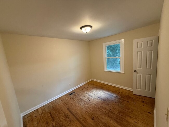 Building Photo - 37 Burnham Rd