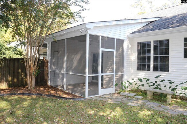 Building Photo - 617 Harmon St