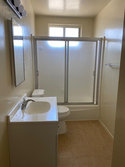 bathroom - 4534 W 173rd St