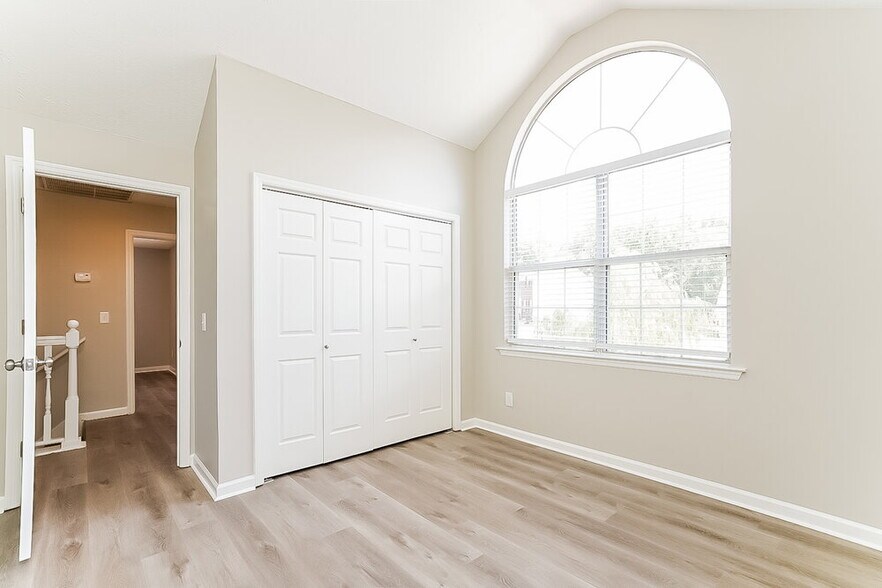 Building Photo - 115 Springfield Dr
