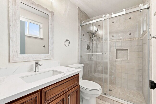 Building Photo - 33588 Bardolph Cir