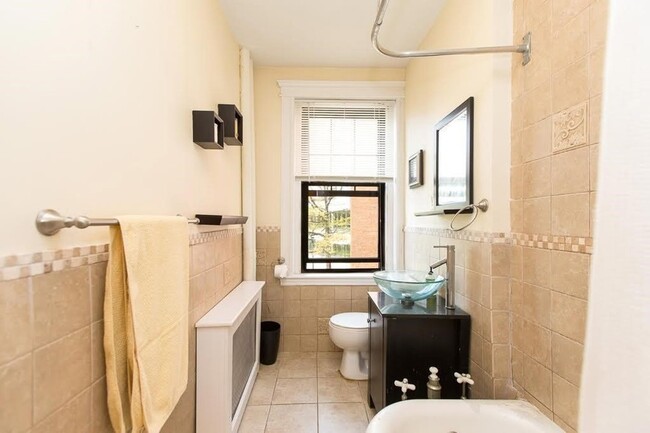 Building Photo - 120 Riverway