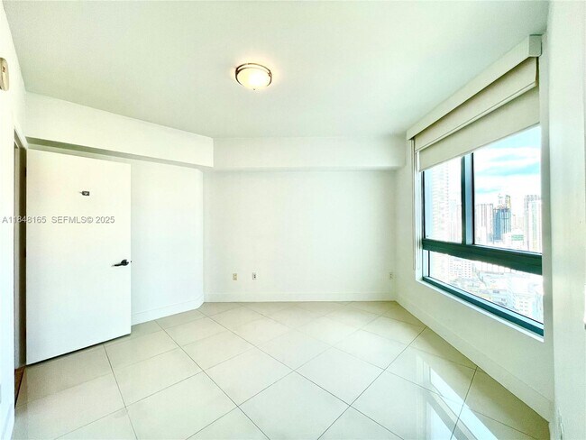 Building Photo - 350 S Miami Ave