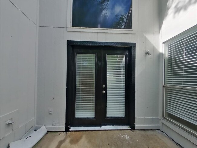Building Photo - 8711 Croteau Dr