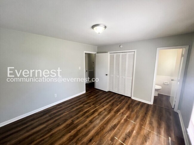 Building Photo - 4 Bed, 2.5 Bath Home with Fenced Yard / Pet-Friendly / Coming Soon!