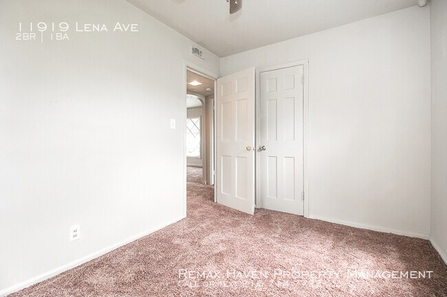 Building Photo - 11919 Lena Ave