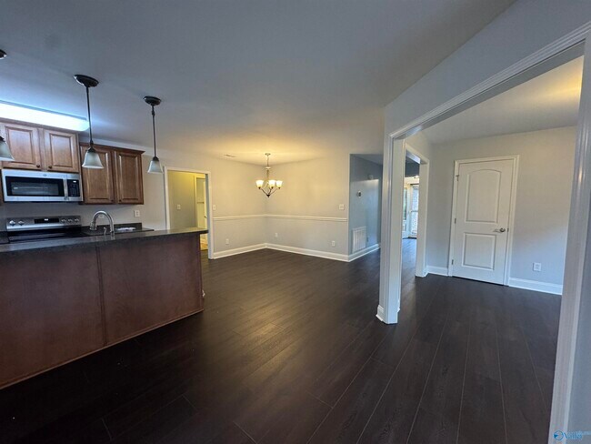 Building Photo - 212 Grantham Cir