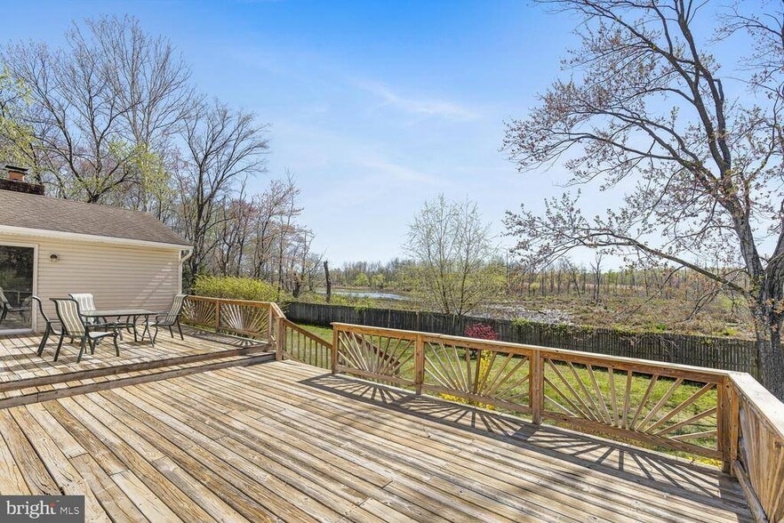 Building Photo - 2037 Dewey Dr