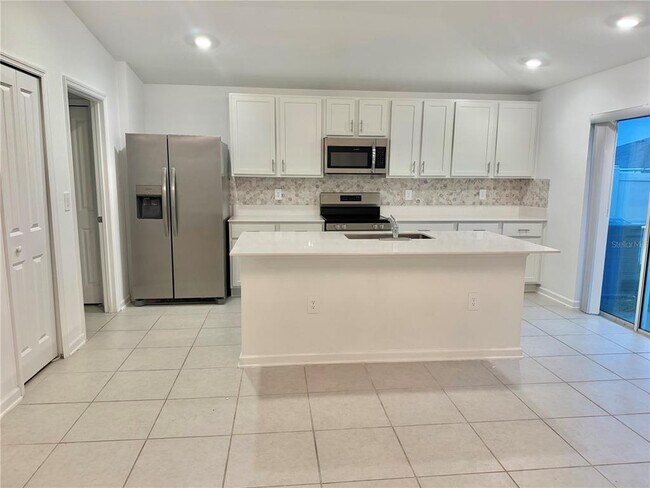 Building Photo - 2704 Pioneer Trl