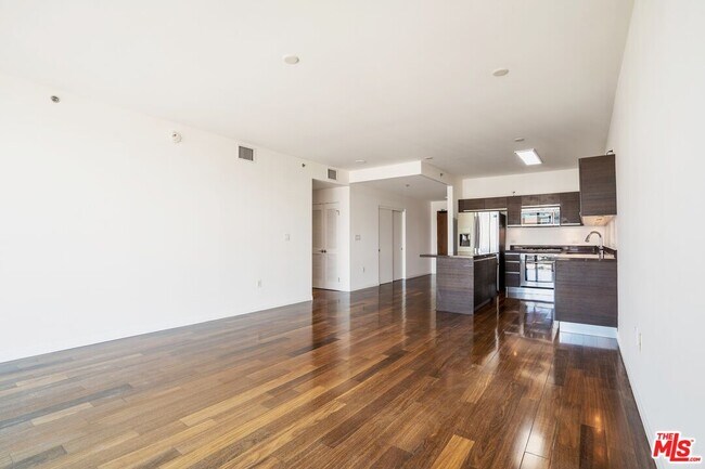 Building Photo - 3785 Wilshire Blvd