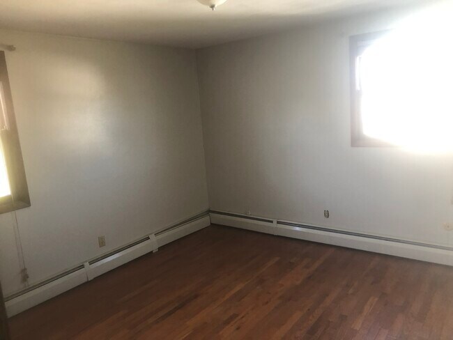 Building Photo - 213 Frey Ave