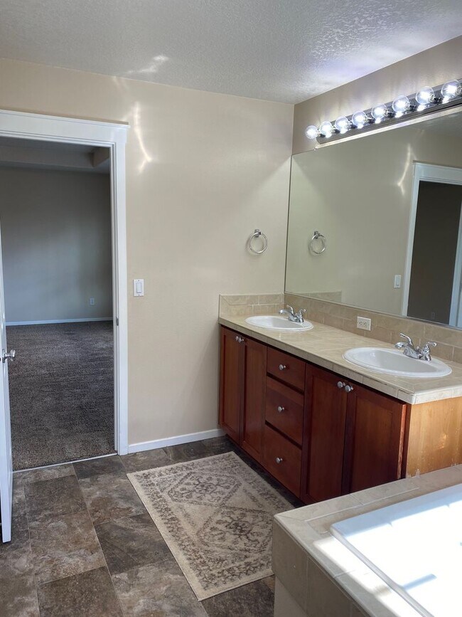 Building Photo - 64th Way House