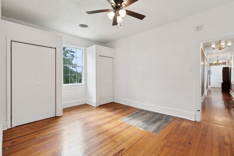 Building Photo - 1617 Duels St