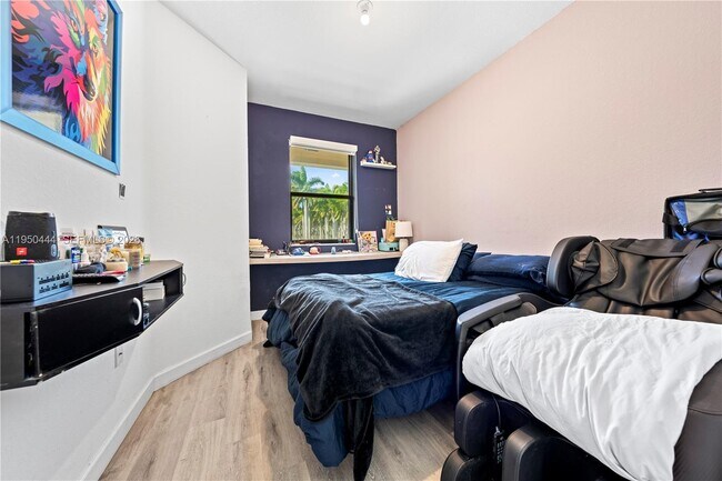 Building Photo - 25557 SW 109th Ave