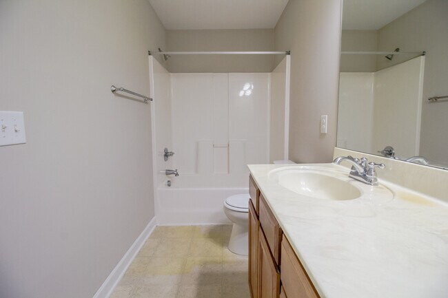 Building Photo - End Unit Townhome| 2nd Floor Loft Space | ...