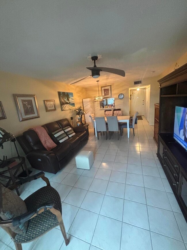 Building Photo - 6670 Royal Palm Blvd