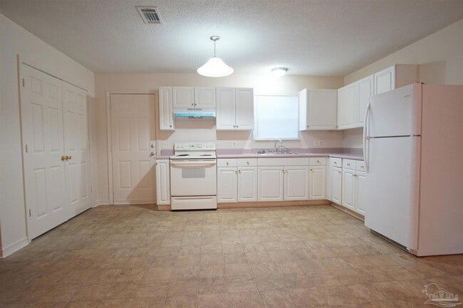 Building Photo - 4121 Woodfin Cir