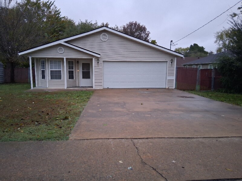 Building Photo - 316 Ewalt Ave