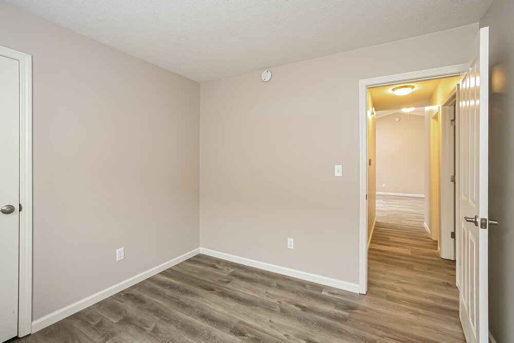 Building Photo - 1108 W Southport Rd