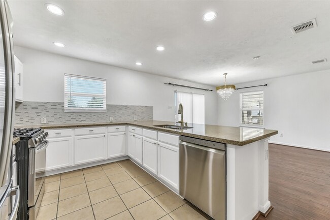 Building Photo - 15134 Trinity Meadow Dr