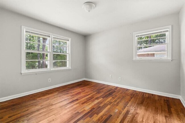 Building Photo - 220 Opal Dr