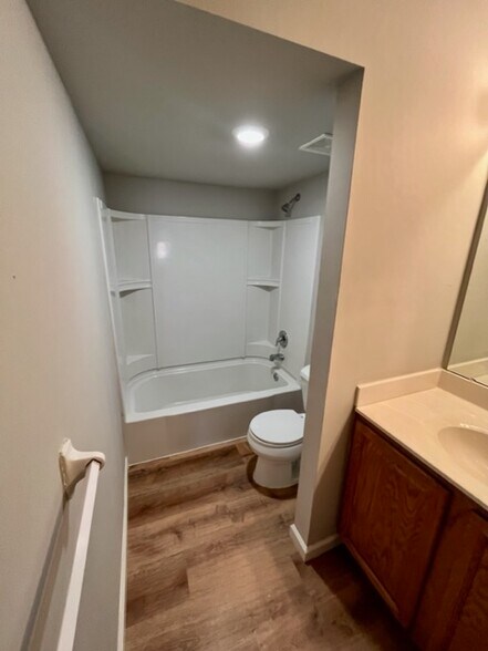 Building Photo - 3794 Lemay Village Ln