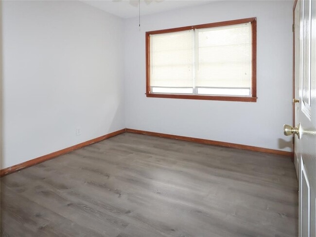 Building Photo - 205 Highland Dr