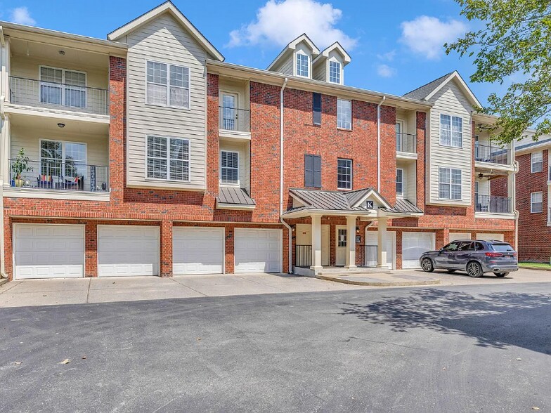Primary Photo - 3201 Aspen Grove Dr