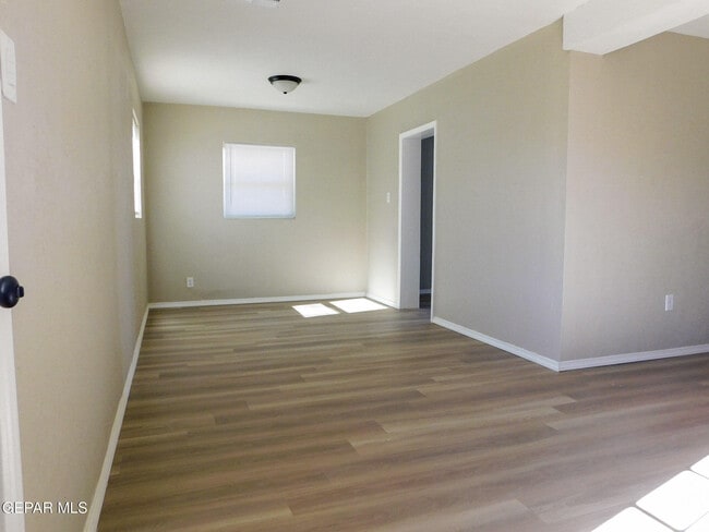 Building Photo - 8940 Ankerson St