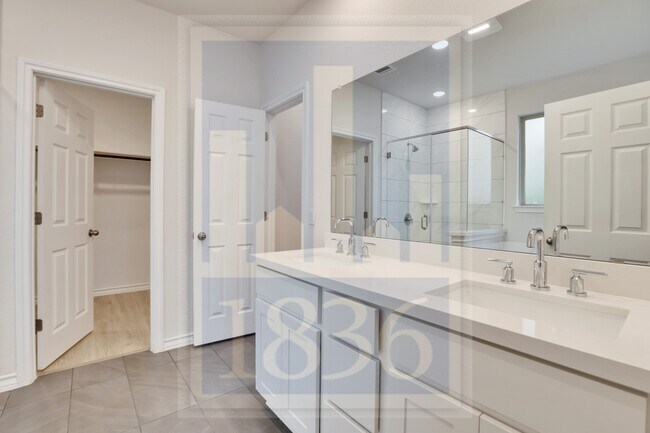 Building Photo - 17609 Chino Ln