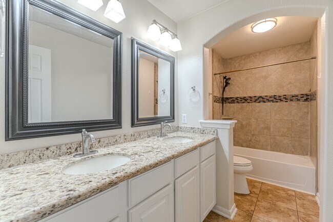 Building Photo - 5214 Sunlight Hill Ct