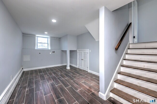 Building Photo - 206 Bridgeview Pl