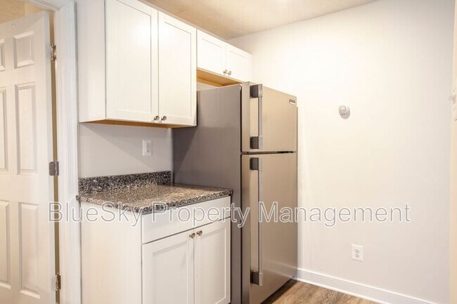 Building Photo - 614 Rock Creek Road