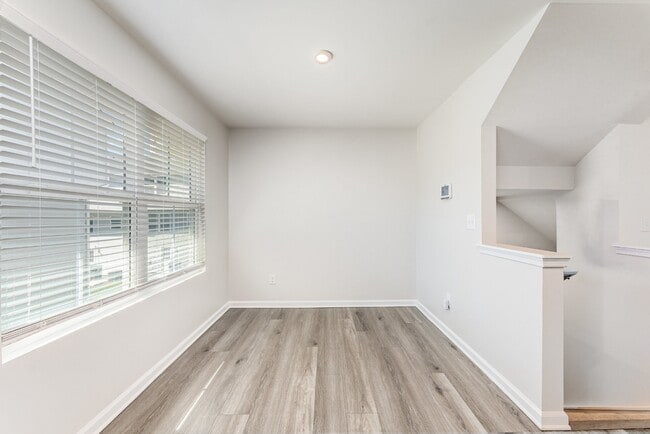 Building Photo - 1105 Canando St