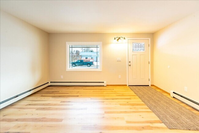 Building Photo - 228 Craig Ave