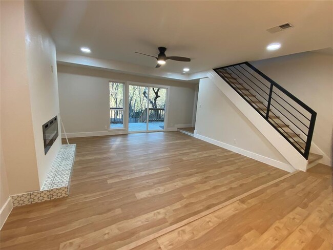 Building Photo - 6405 Shadow Valley Dr