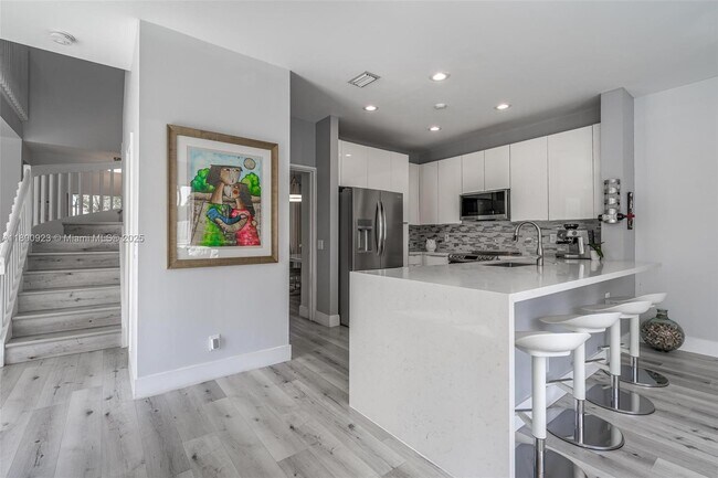 Building Photo - 925 Briar Ridge Rd