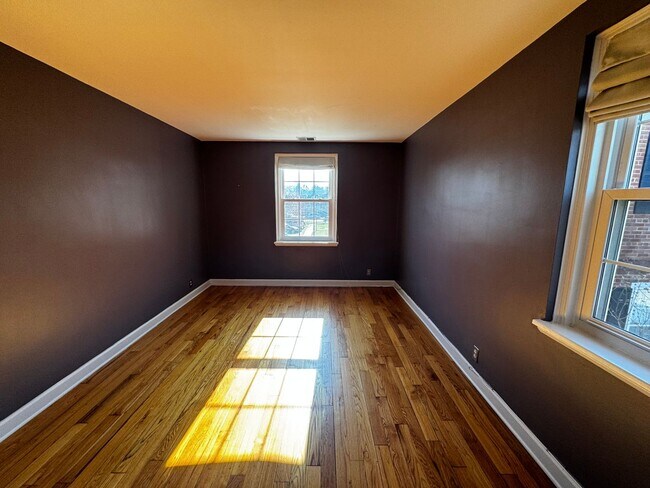 Building Photo - Experience Elevated Living in Arlington, VA