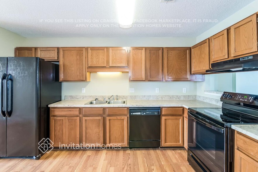 Building Photo - 7321 Amandas Crossing Dr S