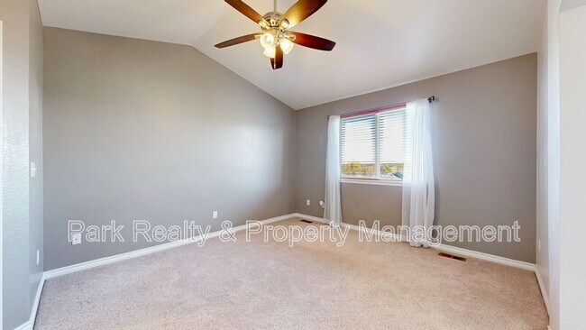 Building Photo - 8596 Bluegrass Cir