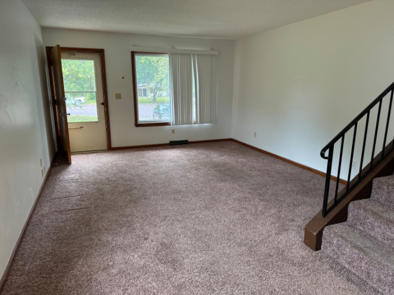Building Photo - 840 Parkview Ct