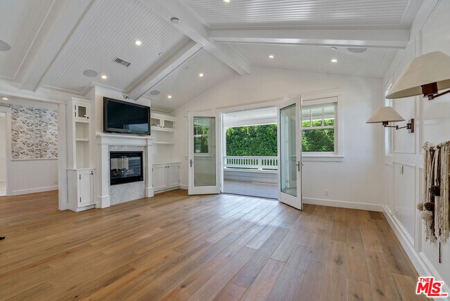 Building Photo - 4135 Dixie Canyon Ave
