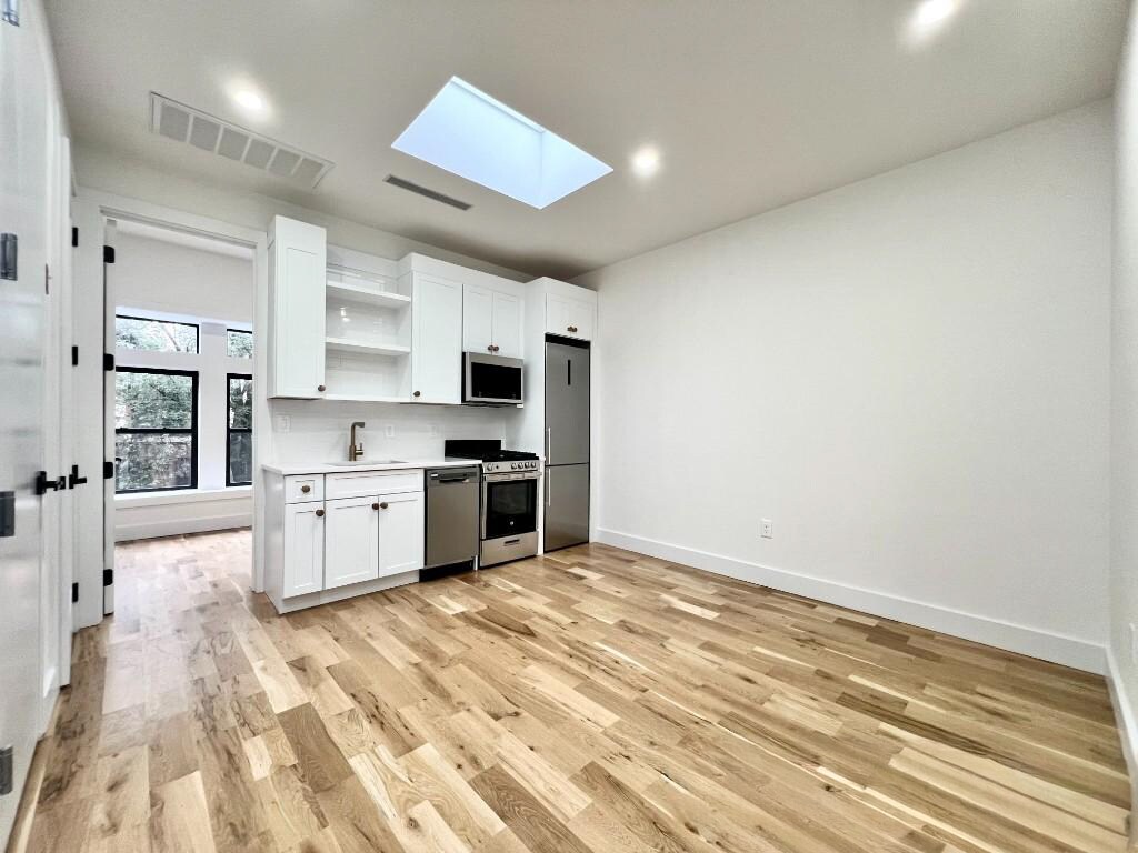 Building Photo - 22 Revere Pl