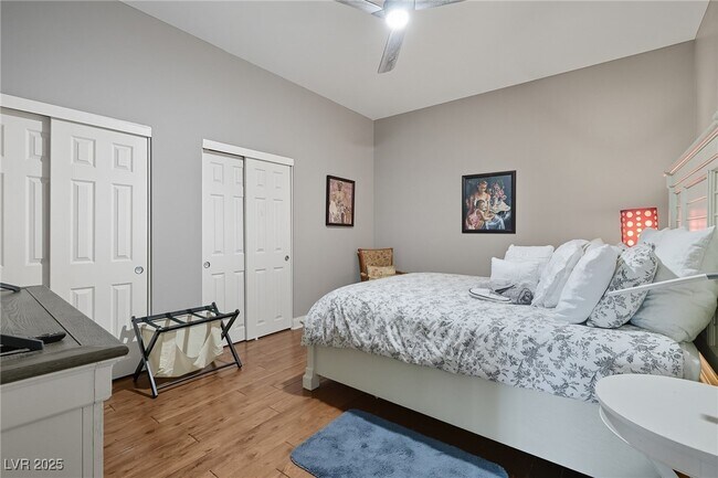 Building Photo - 150 S Las Vegas Blvd