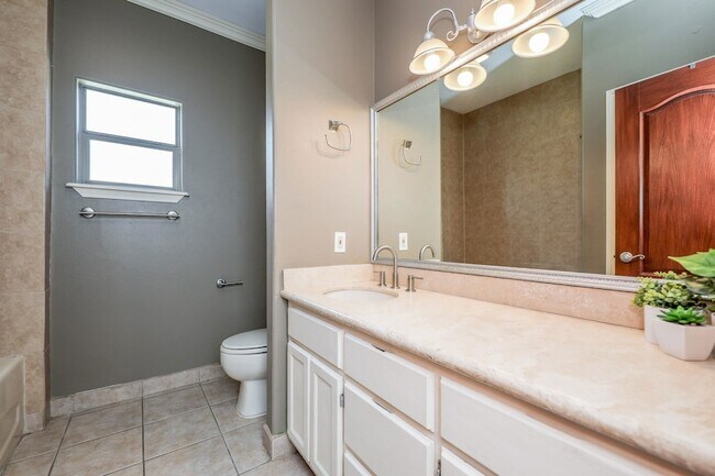 Building Photo - 6514 Grande Bay