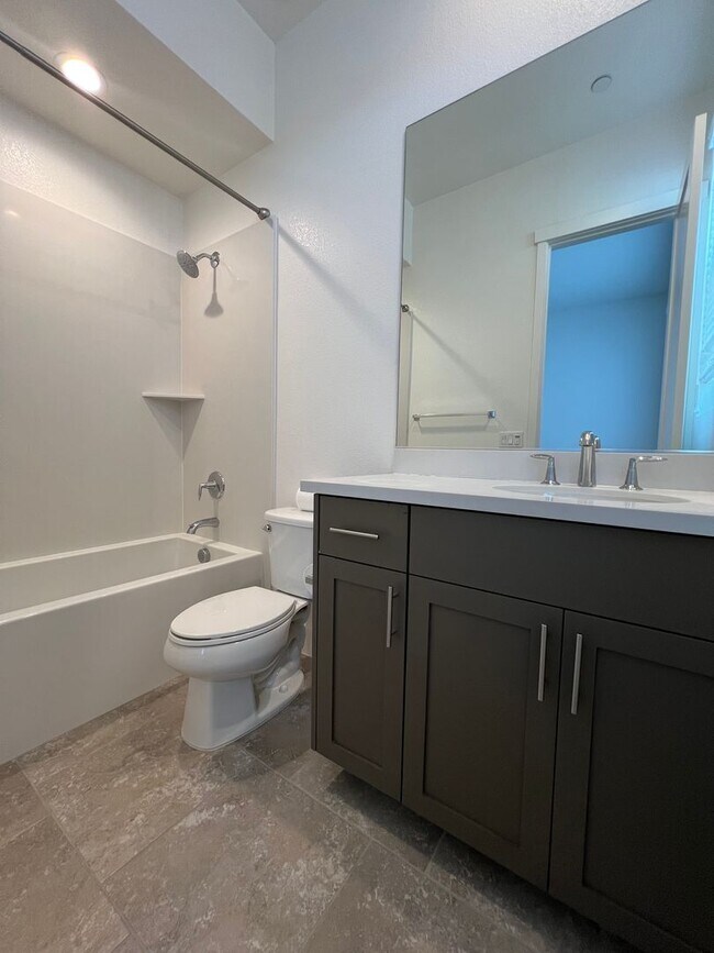 Building Photo - Downtown SJ SMART tri-level condo availabl...