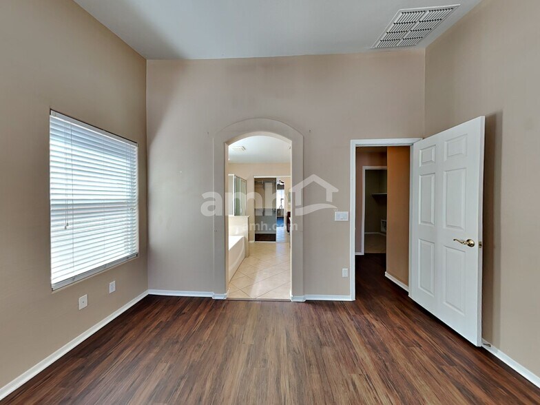 Building Photo - 16776 W Mesquite Dr