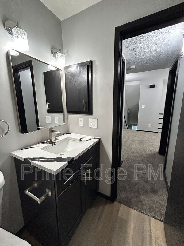 Building Photo - 1801 Ridgehaven Ct